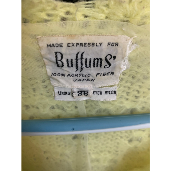 Yellow jacket - Picture 3 of 5